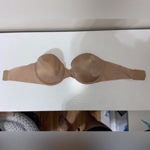 34DD Victoria’s Secret strapless bra